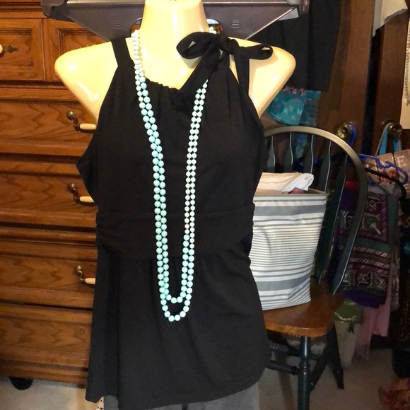 Ann Taylor Tops - 3/20. Darling sleeveless top